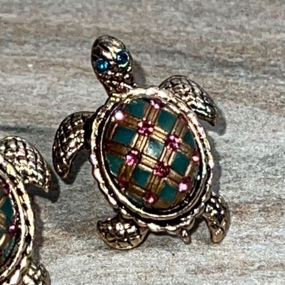 Betsey Johnson Turtle Stud Pierced Earrings Turquoise Pink Gold - Picture 3 of 5